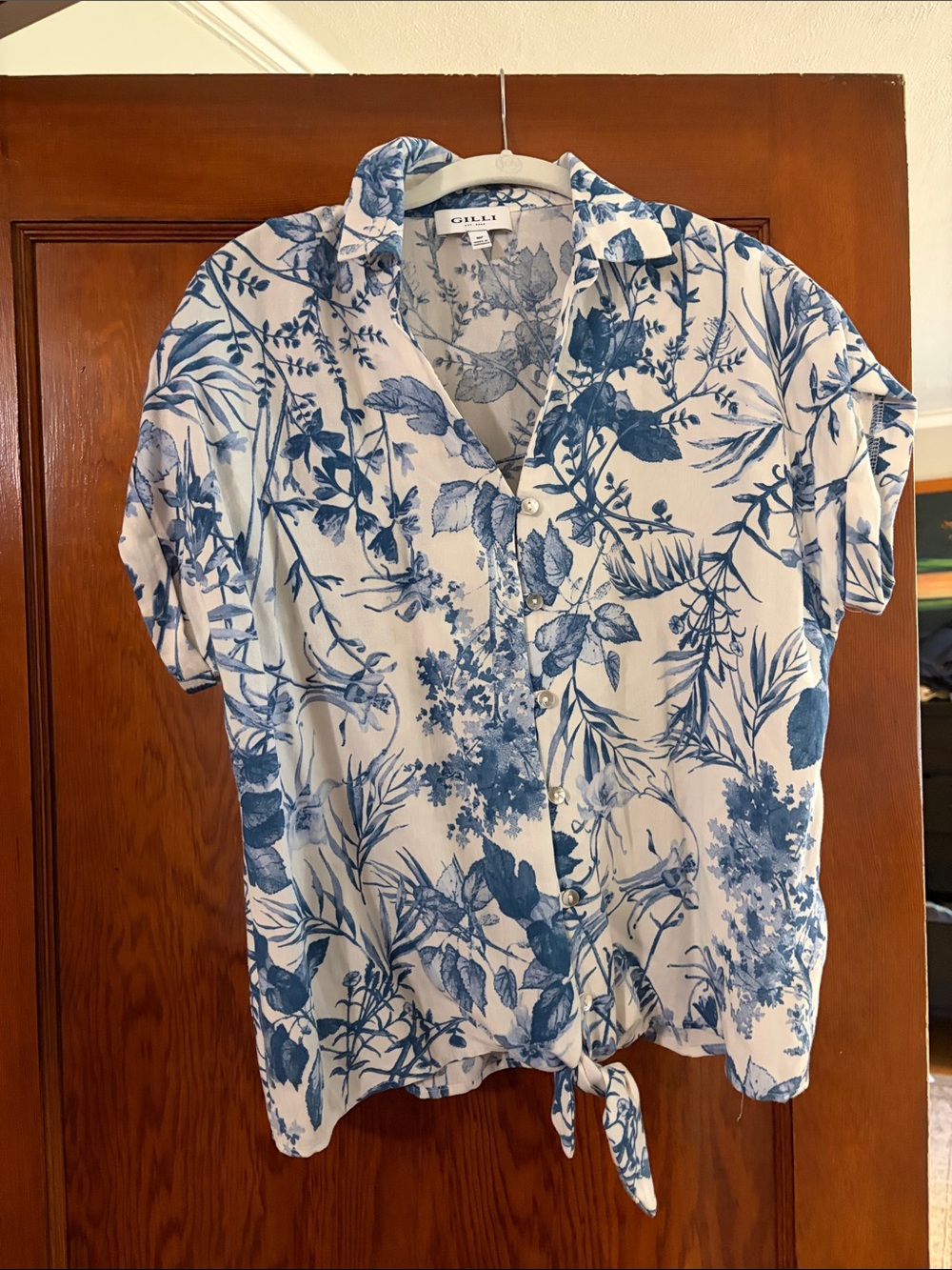 GILLI White Button-Down Shirt with Blue Floral Print
